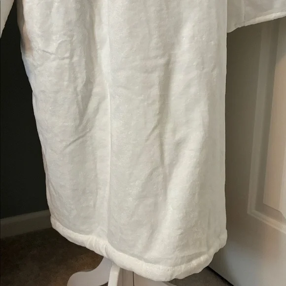 NWOT Cotton Velour White Bathrobe - Picture 5 of 9